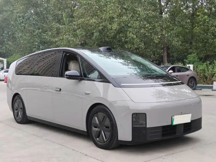 Li Auto MEGA 2024 Model Ultra Edition – фото 3