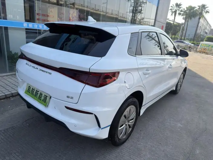 BYD E2 2021 Model Luxury Model – фото 6