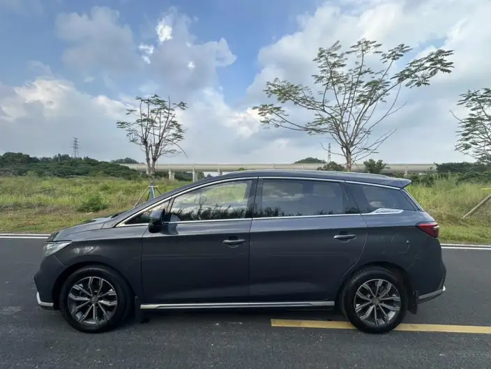 BYD Song MAX 2021 Model L Class Edition 1.5T Automatic Luxury Model 7 seat – фото 4