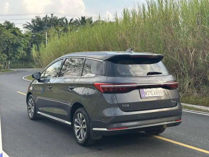 BYD Song MAX 2021 Model L Class Edition 1.5T Automatic Luxury Model 7 seat – фото 5