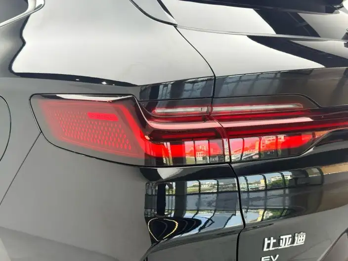 BYD Song PLUS EV 2023 Model Champion Edition 520KM Flagship Model – фото 13