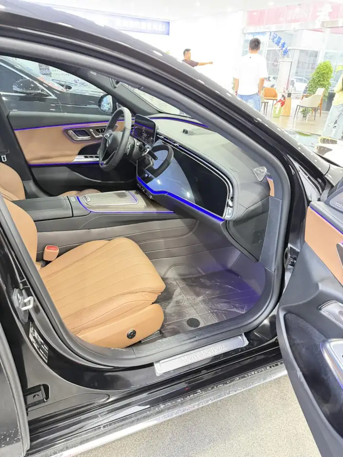 Mercedes-Benz E-Class 2025 Model E 300 L Luxury Model sedan – фото 3