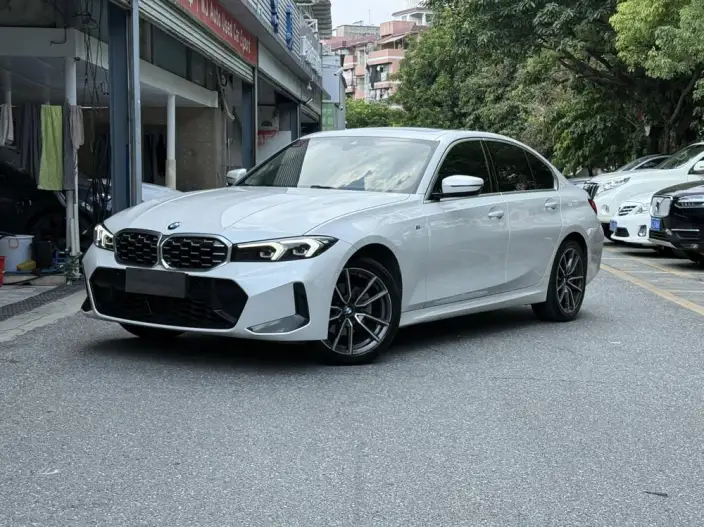 BMW 3 Series 2025 Model 325i M Sports Set – фото 1