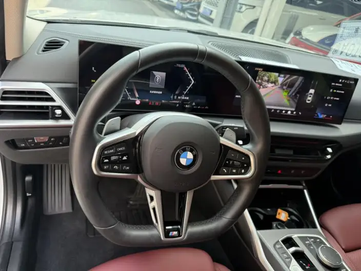 BMW 3 Series 2025 Model 325i M Sports Set – фото 18