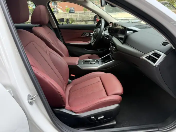 BMW 3 Series 2025 Model 325i M Sports Set – фото 27
