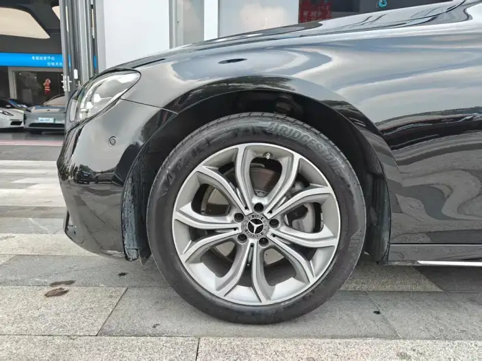 Mercedes-Benz E-Class 2023 Model E 300 L Luxury Model Sports sedan – фото 3