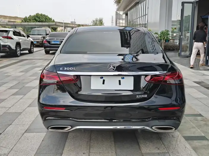 Mercedes-Benz E-Class 2023 Model E 300 L Luxury Model Sports sedan – фото 7