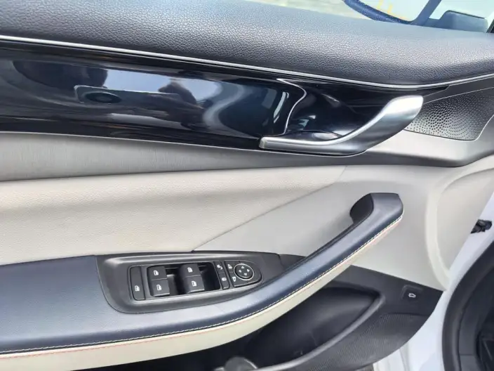 BYD Qin PLUS DM 2021 Model DM-i 120KM Noble Model – фото 20