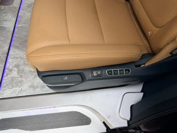 GAC Trumpchi E8 PHEV 2024 Model 2.0ATK 150km MAX Edition – фото 7
