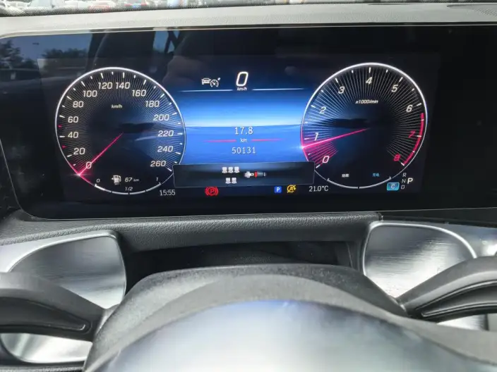Mercedes-Benz GLB 2025 Model GLB 220 Fashion Model – фото 8