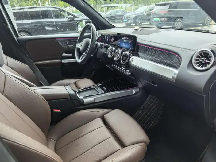 Mercedes-Benz GLB 2025 Model GLB 220 Fashion Model – фото 9
