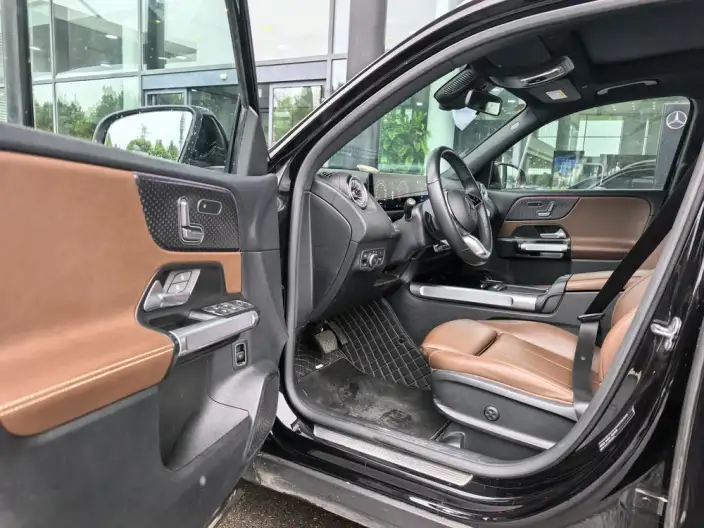Mercedes-Benz GLB 2025 Model GLB 220 Fashion Model – фото 10