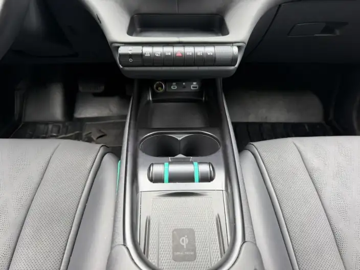 BYD Dolphin 2024 Model Honor Edition 401km Knight Edition – фото 13