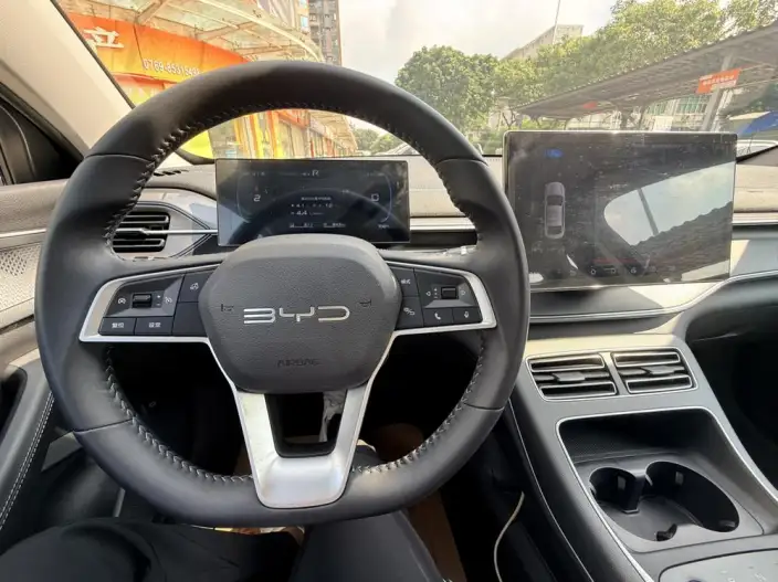 BYD Destroyer 05 2024 Model Honor Edition DM-i 55KM Luxury Model – фото 14