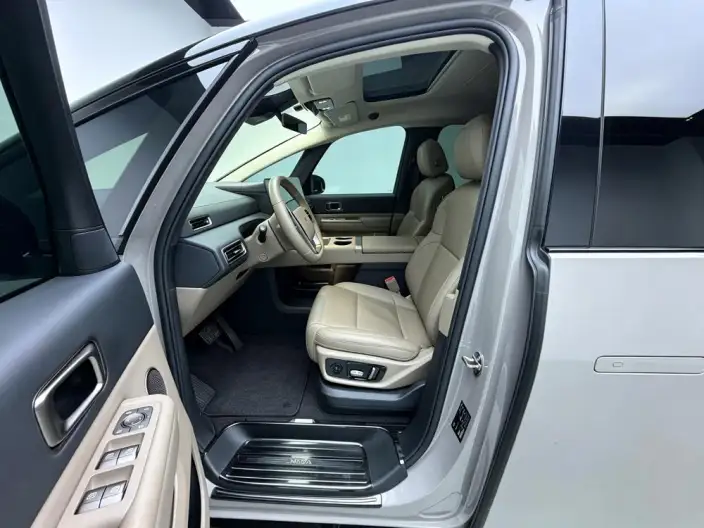 Li Auto MEGA 2025 Model Home Family Special Edition – фото 17