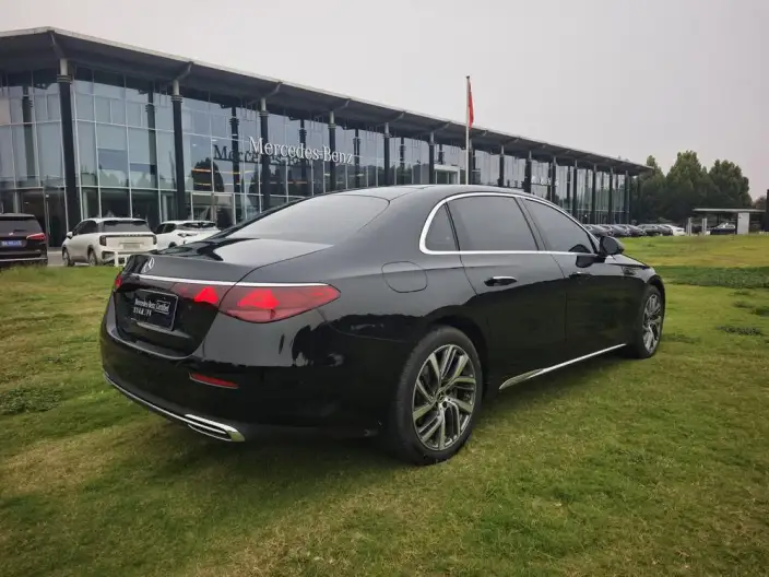 Mercedes-Benz E-Class 2026 Model E 300 L Fashion Model sedan – фото 7