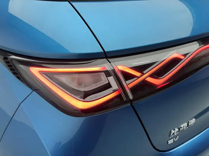 BYD Dolphin 2021 Model Fashion Edition – фото 13
