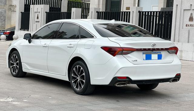 Toyota Avalon 2022 2.0L Enterprising – фото 9