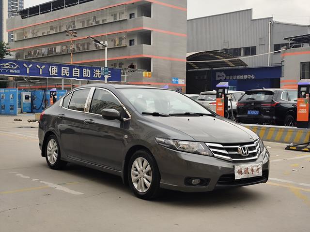 Feng f an Classic 2014 модификация Fashion 1.5L автоматическое Elite Edition – фото 3
