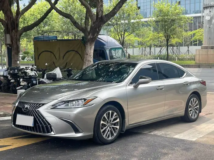 Lexus ES 2022 Model 260 Superior Edition – фото 1