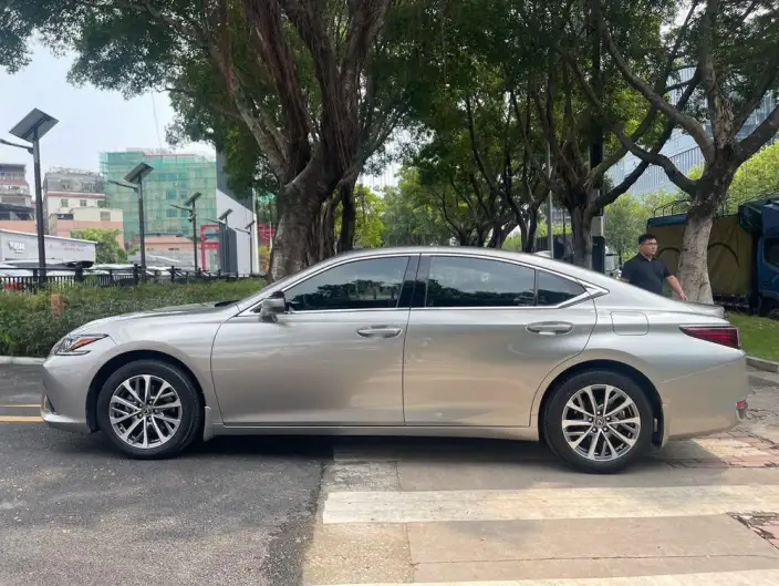 Lexus ES 2022 Model 260 Superior Edition – фото 4