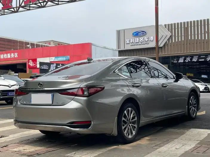 Lexus ES 2022 Model 260 Superior Edition – фото 7