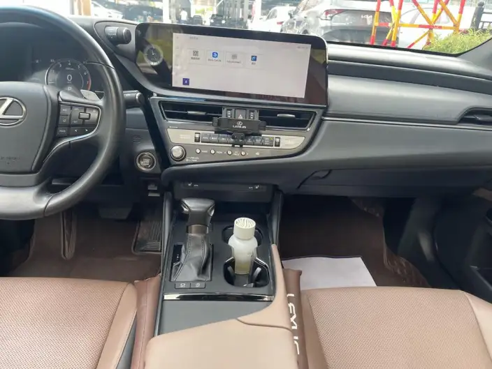 Lexus ES 2022 Model 260 Superior Edition – фото 11