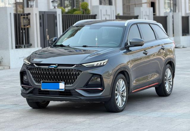 Changan Auchan X7 PLUS Модель 2022 года 1.5T автоматическое Blue Whale Edition Prestige