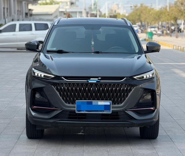 Changan Auchan X7 PLUS Модель 2022 года 1.5T автоматическое Blue Whale Edition Prestige