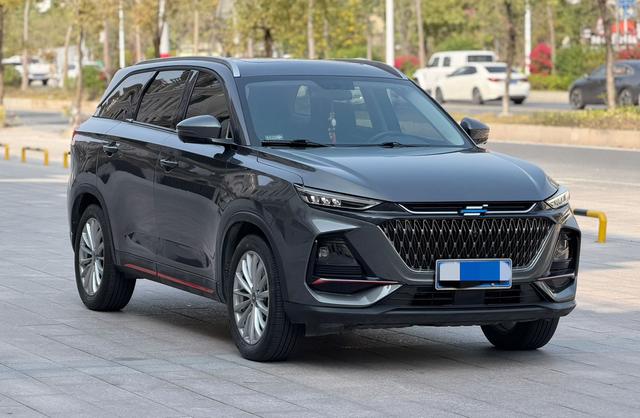 Changan Auchan X7 PLUS Модель 2022 года 1.5T автоматическое Blue Whale Edition Prestige