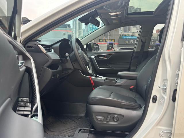 Toyota RAV4 2024 2.0L CVT 2WD Fashion – фото 4