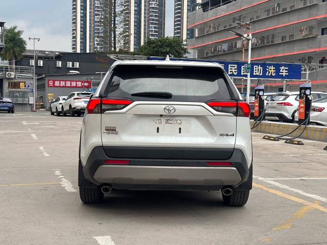 Toyota RAV4 2024 2.0L CVT 2WD Fashion – фото 9