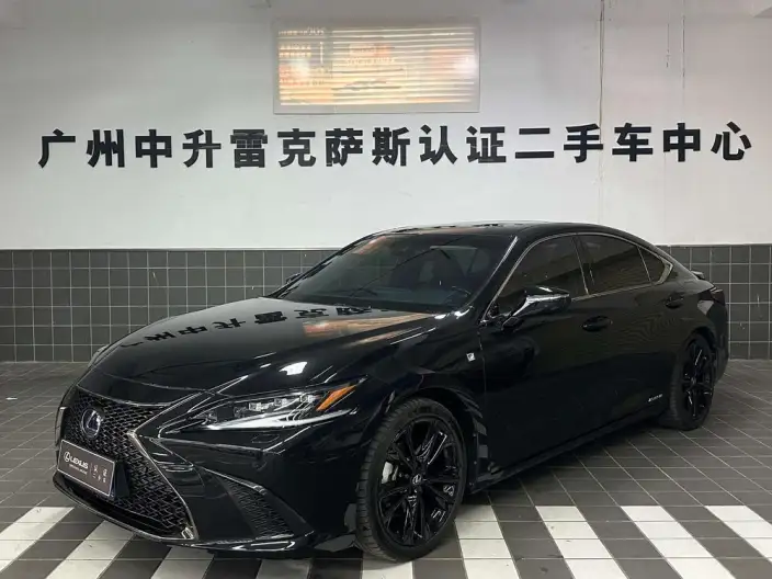 Lexus ES 2021 Model 300h F SPORT – фото 1