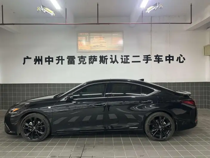 Lexus ES 2021 Model 300h F SPORT – фото 3
