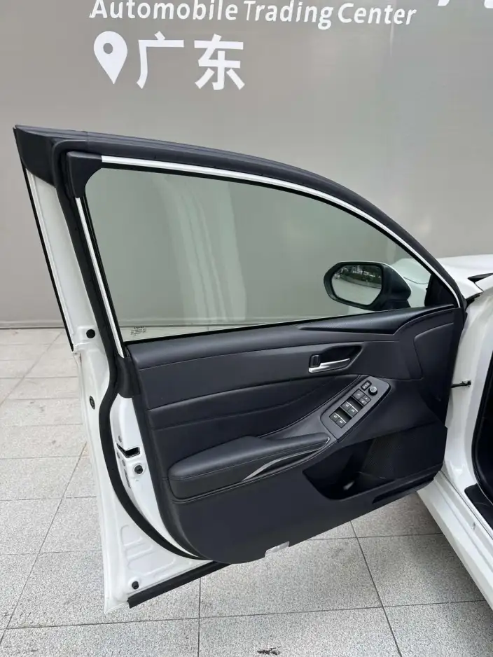 Toyota Avalon 2023 Model Intelligent Hybrid 2.5L E-CVT Deluxe Edition – фото 3