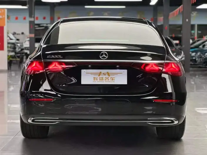 Mercedes-Benz E-Class 2024 Model E 300 L Luxury Model sedan – фото 4