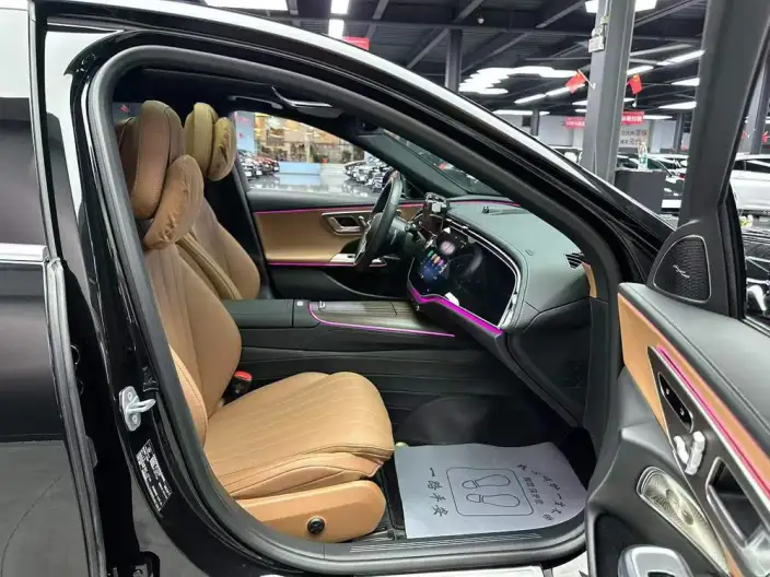 Mercedes-Benz E-Class 2024 Model E 300 L Luxury Model sedan – фото 9