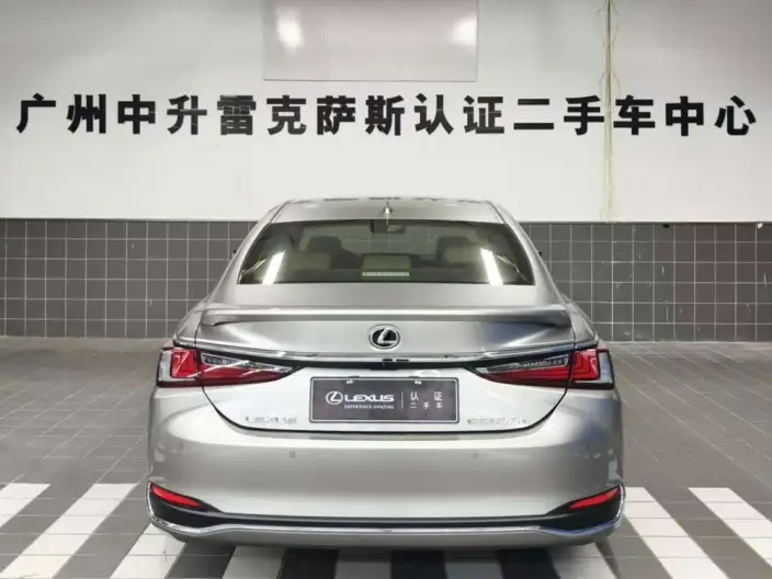 Lexus ES 2022 Model 300h Superior Edition – фото 4