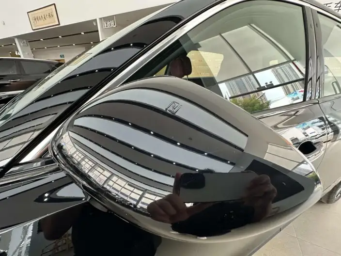 HONGQI HS6 PHEV 2026 Model 240 Smart Hybrid Edition – фото 3