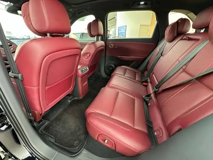 HONGQI HS6 PHEV 2026 Model 240 Smart Hybrid Edition – фото 15