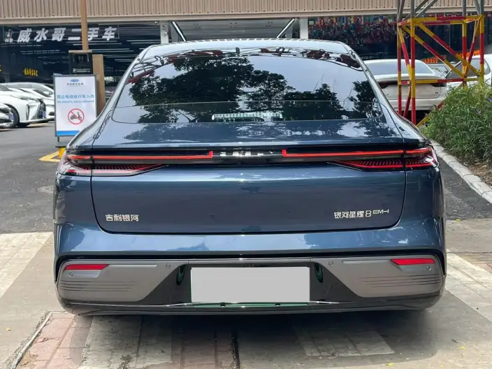 Geely Galaxy E8 PHEV 2025 Model 130km EM-i Ultimate Edition – фото 6