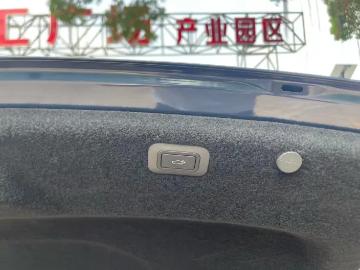 Geely Galaxy E8 PHEV 2025 Model 130km EM-i Ultimate Edition – фото 12