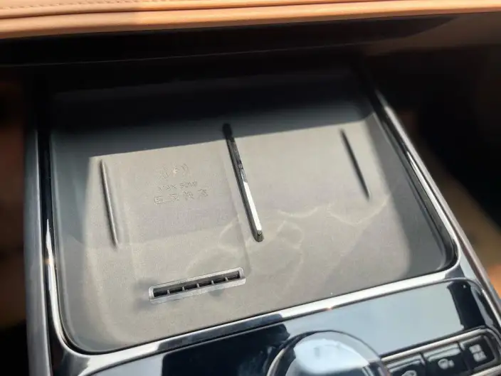 Geely Galaxy E8 PHEV 2025 Model 130km EM-i Ultimate Edition – фото 15