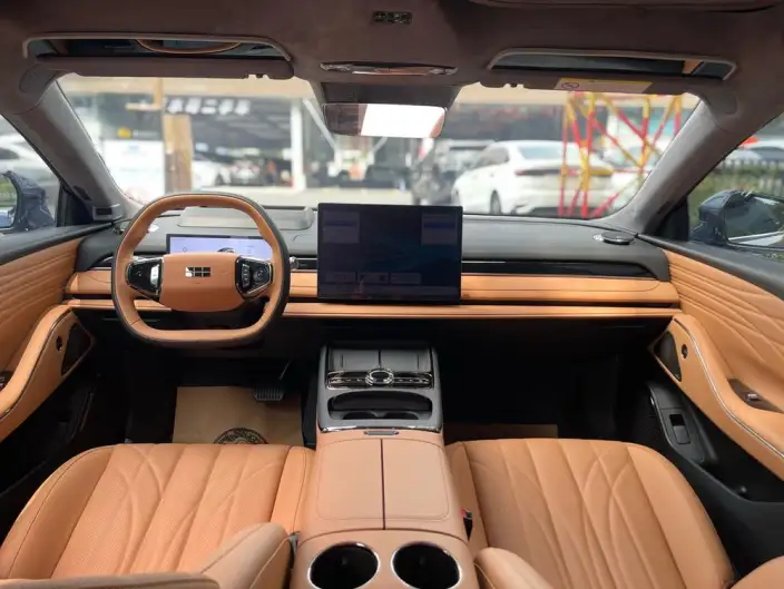 Geely Galaxy E8 PHEV 2025 Model 130km EM-i Ultimate Edition – фото 19
