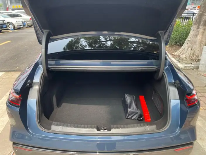 Geely Galaxy E8 PHEV 2025 Model 130km EM-i Ultimate Edition – фото 25