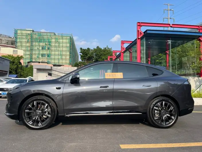 Hyper HT 2025 Model 825 Max Edition