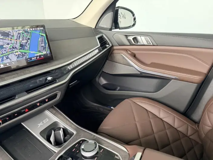BMW X5 2023 Model xDrive30Li M Sports Set – фото 11