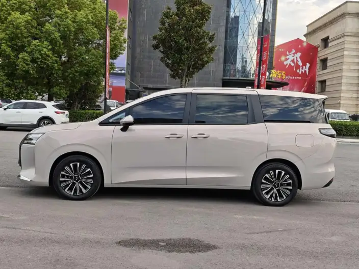 Xingguang 730 PHEV 2025 Model 125km Luxury Model – фото 3