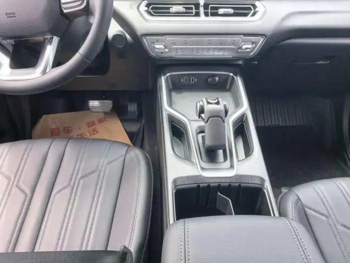Haval H5 2023 Model 2.0T Diesel Ling Innovation Automatic 4WD – фото 5