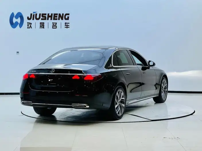 Mercedes-Benz E-Class 2025 Model E 300 L Fashion Model sedan – фото 6